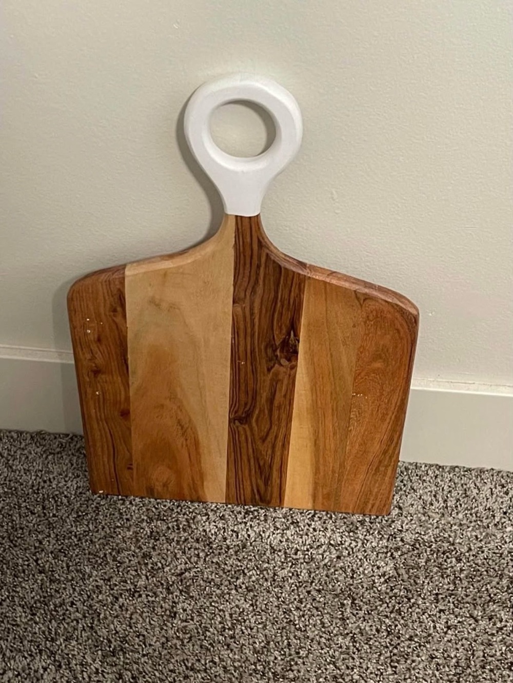 Natural Acacia Wood Serving/Chopping Board with White Ring Handle
